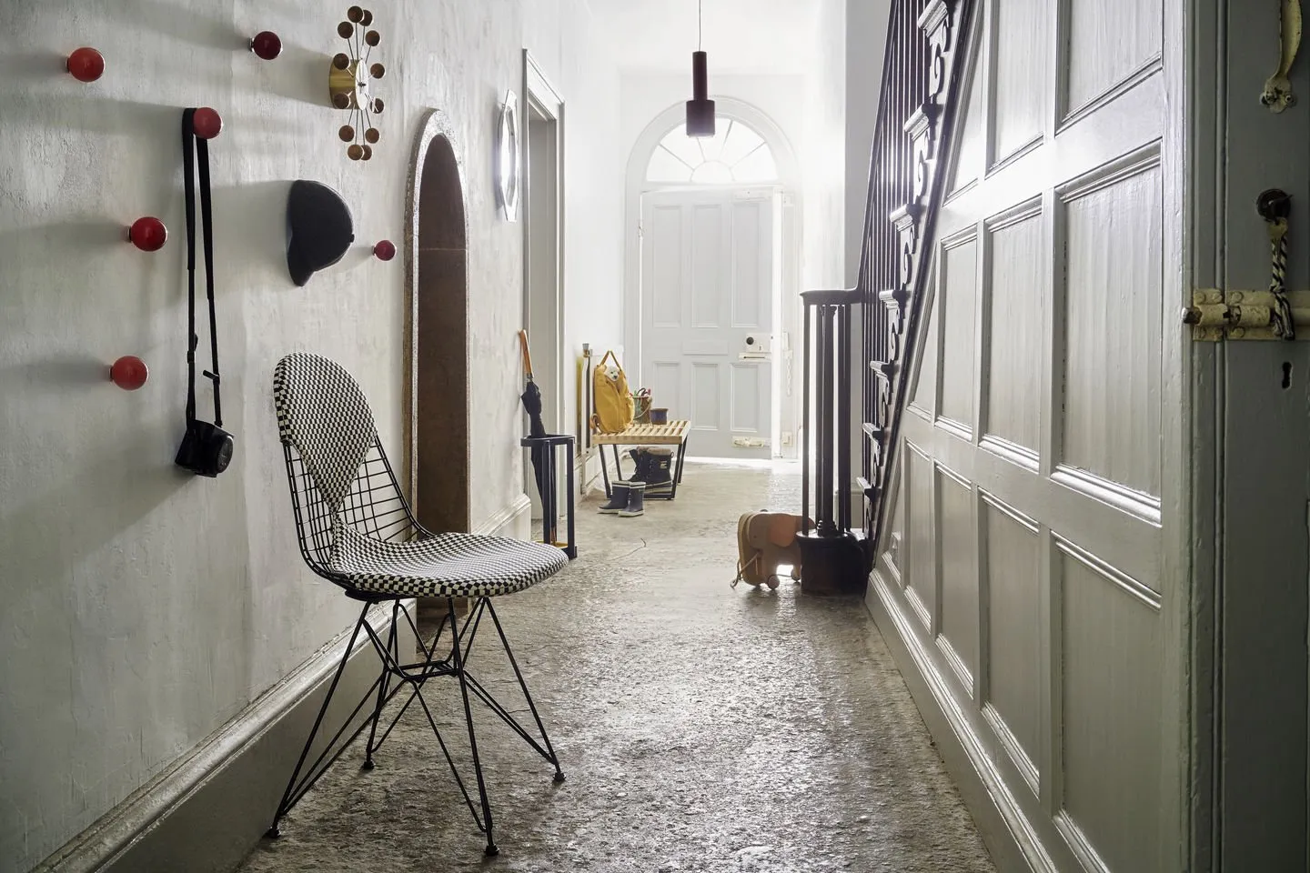 Coat Dots Red – Vitra at Mesmetric