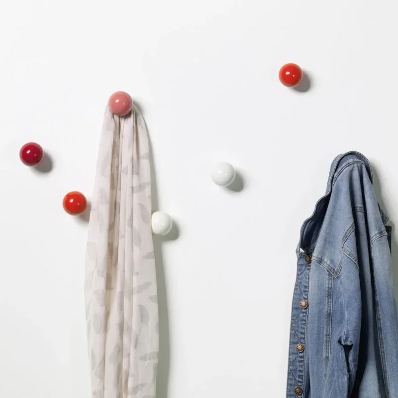 Coat Dots White – Vitra at Mesmetric