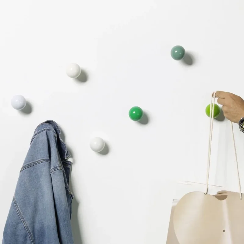 Coat Dots White – Vitra at Mesmetric
