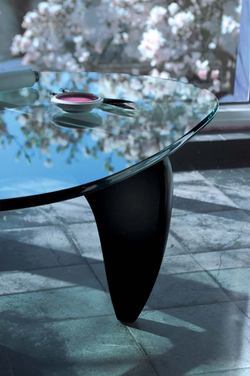 Coffee Table - Vitra w Mesmetric
