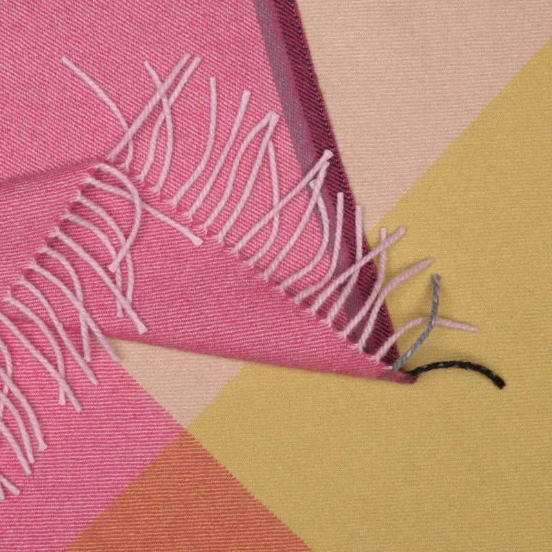 Colour Block Blankets - Vitra w Mesmetric