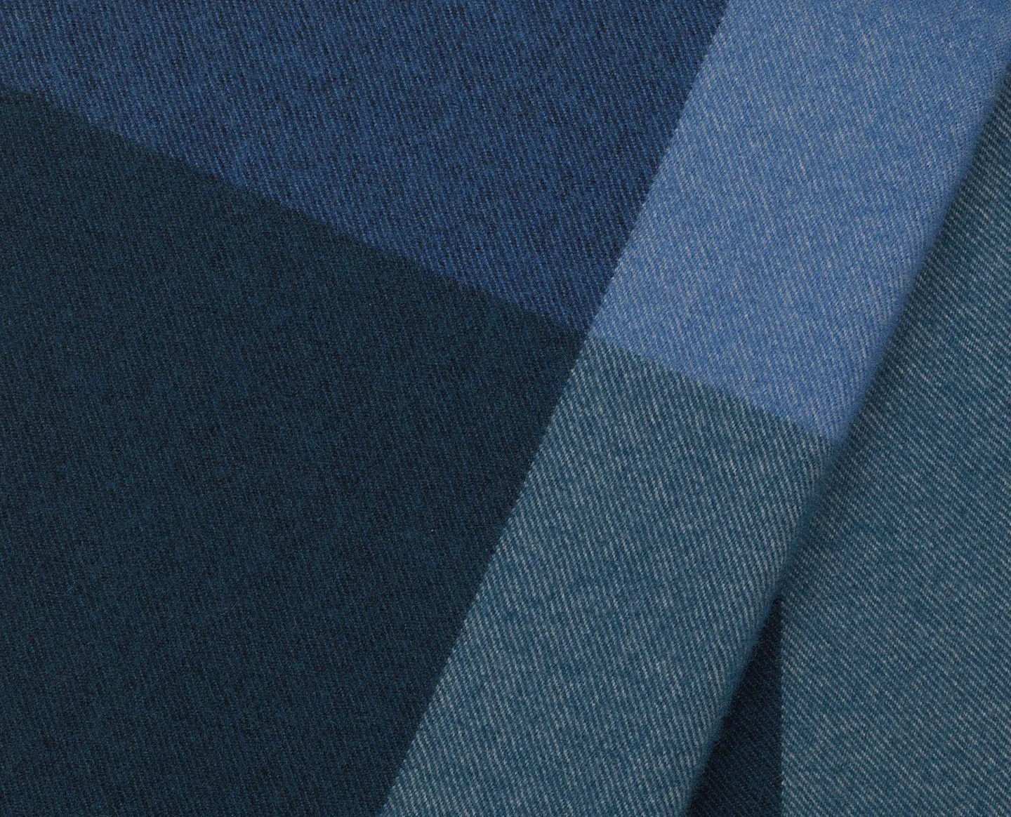 Colour Block Blankets - Vitra w Mesmetric
