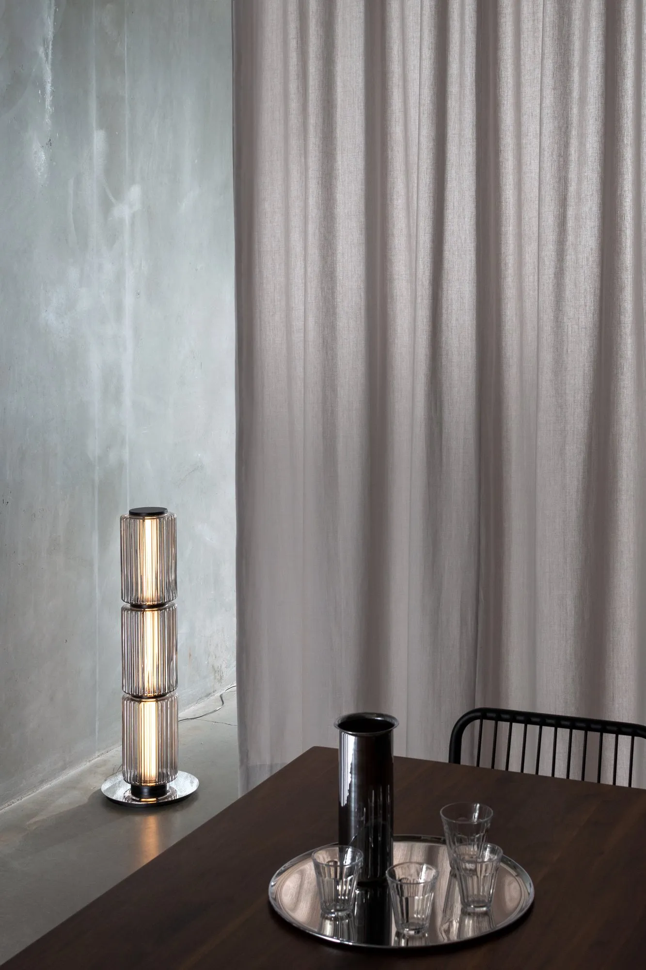 Column Floor - A-n-d w Mesmetric