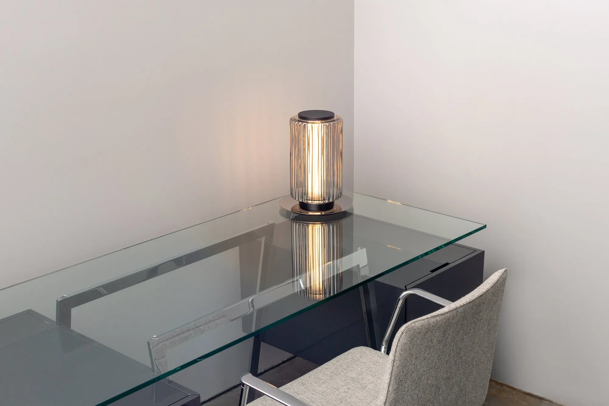 Column Table - A-n-d w Mesmetric