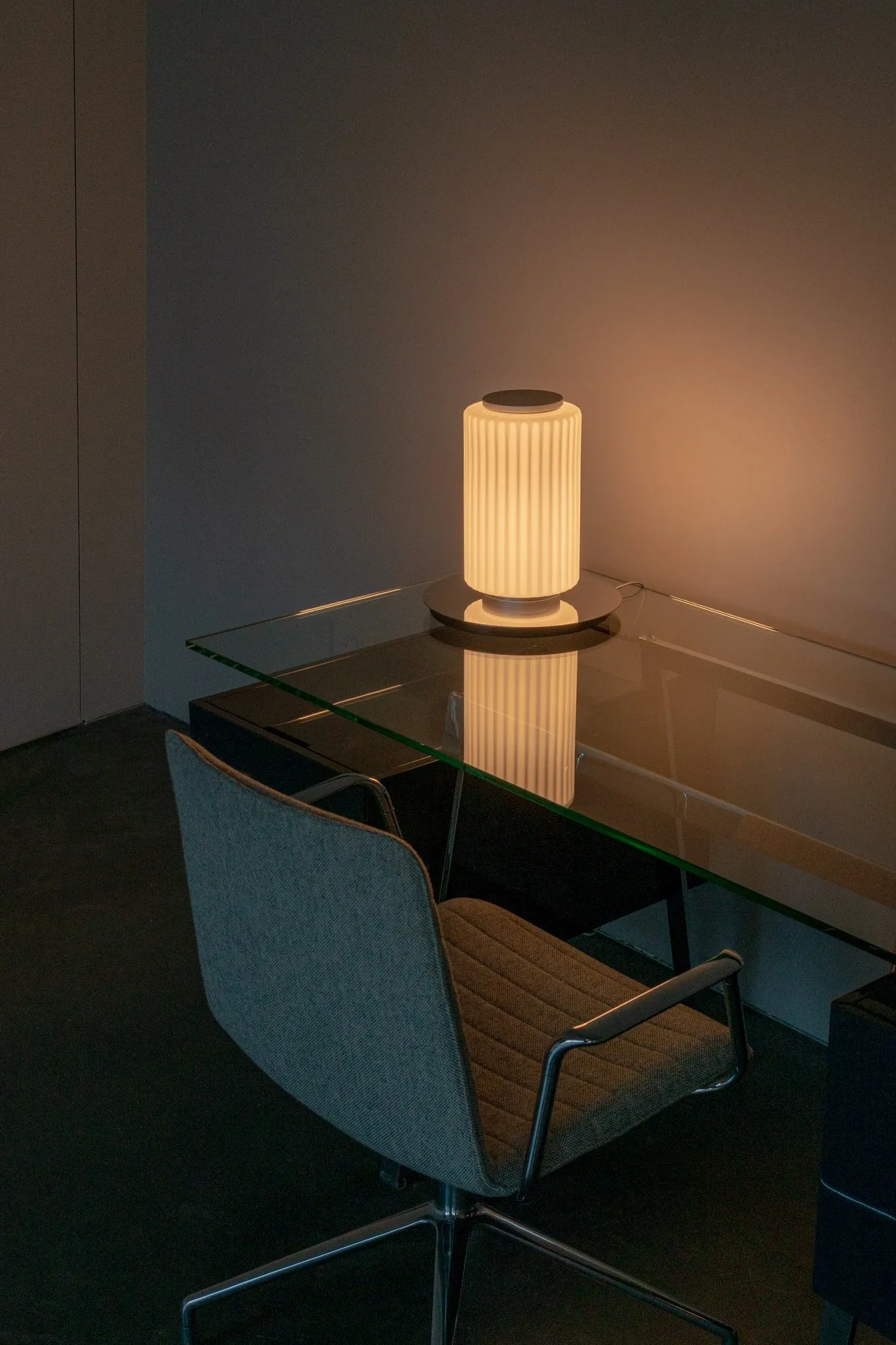 Column Table - A-n-d w Mesmetric
