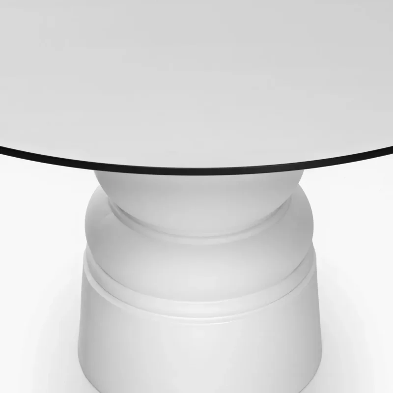 Container New Antiques – Moooi at Mesmetric
