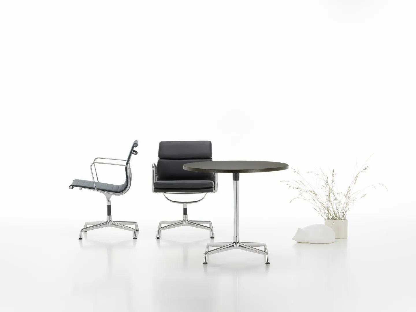 Eames Contract Table Round - Vitra w Mesmetric