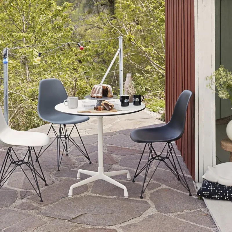 Eames Contract Table Round - Vitra w Mesmetric