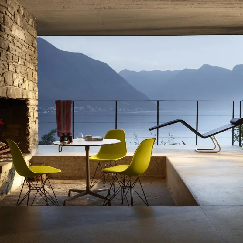Eames Contract Table Round - Vitra w Mesmetric
