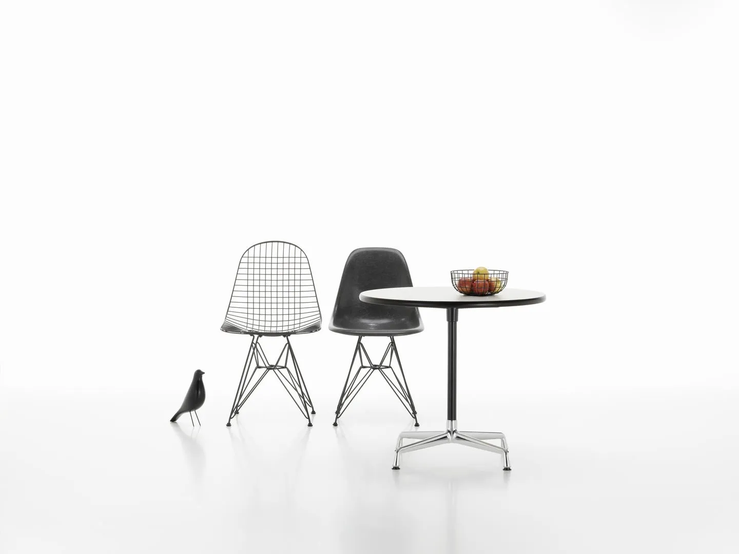 Eames Contract Table Round - Vitra w Mesmetric