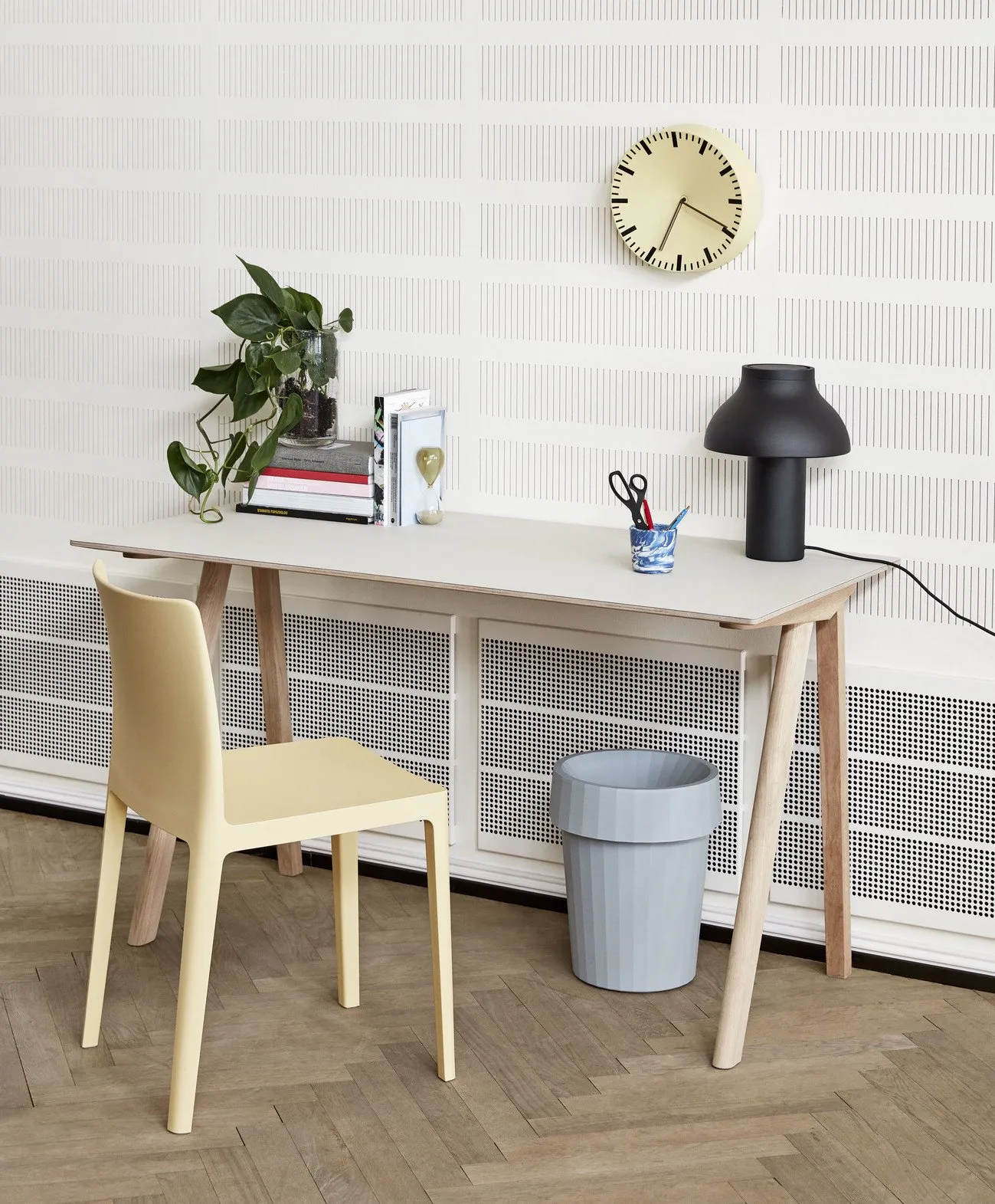 Copenhague Desk CPH 90 - Hay w Mesmetric