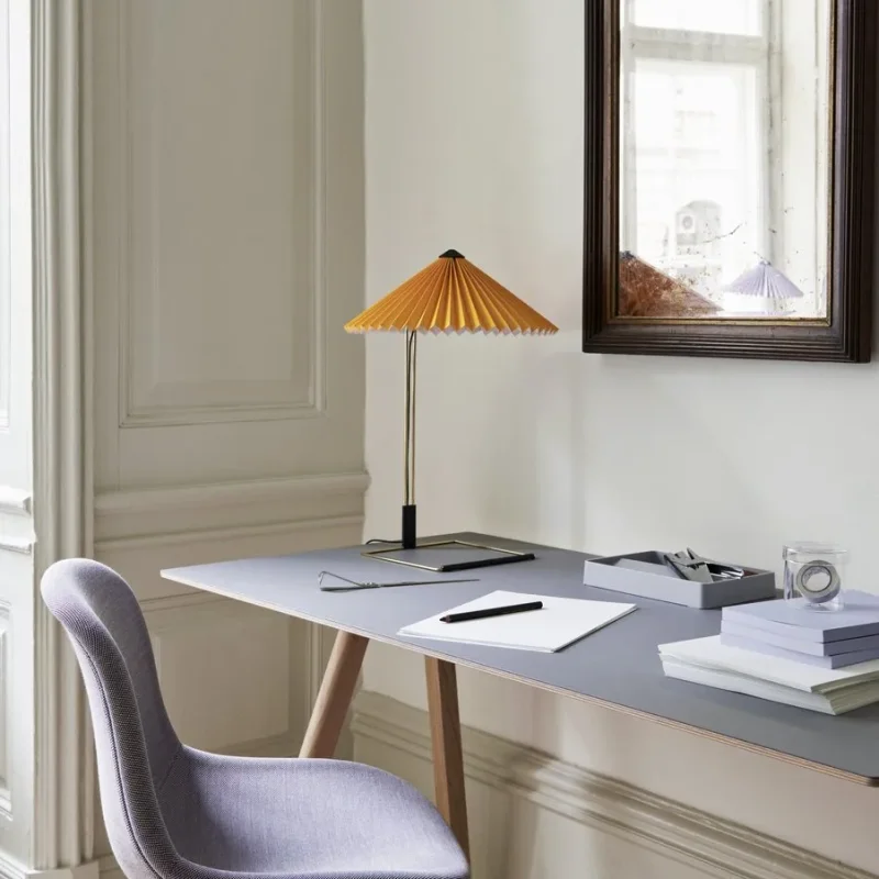 Copenhague Desk CPH 90 - Hay w Mesmetric