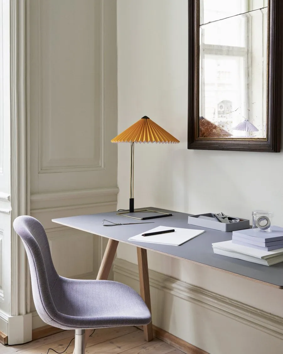 Copenhague Desk CPH 90 - Hay w Mesmetric