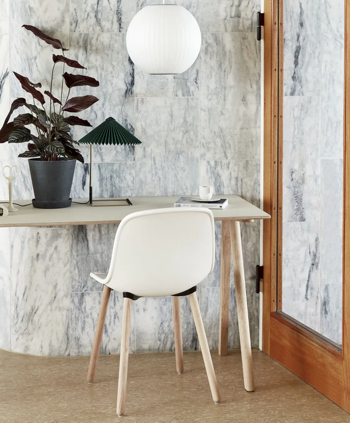 Copenhague Desk CPH 90 - Hay w Mesmetric
