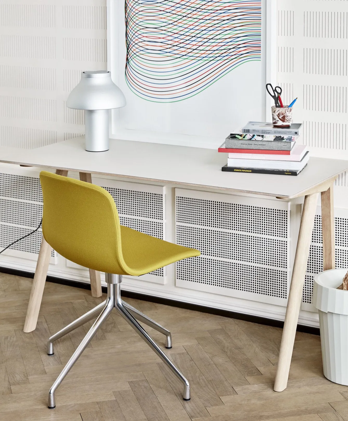 Copenhague Desk CPH 90 - Hay w Mesmetric
