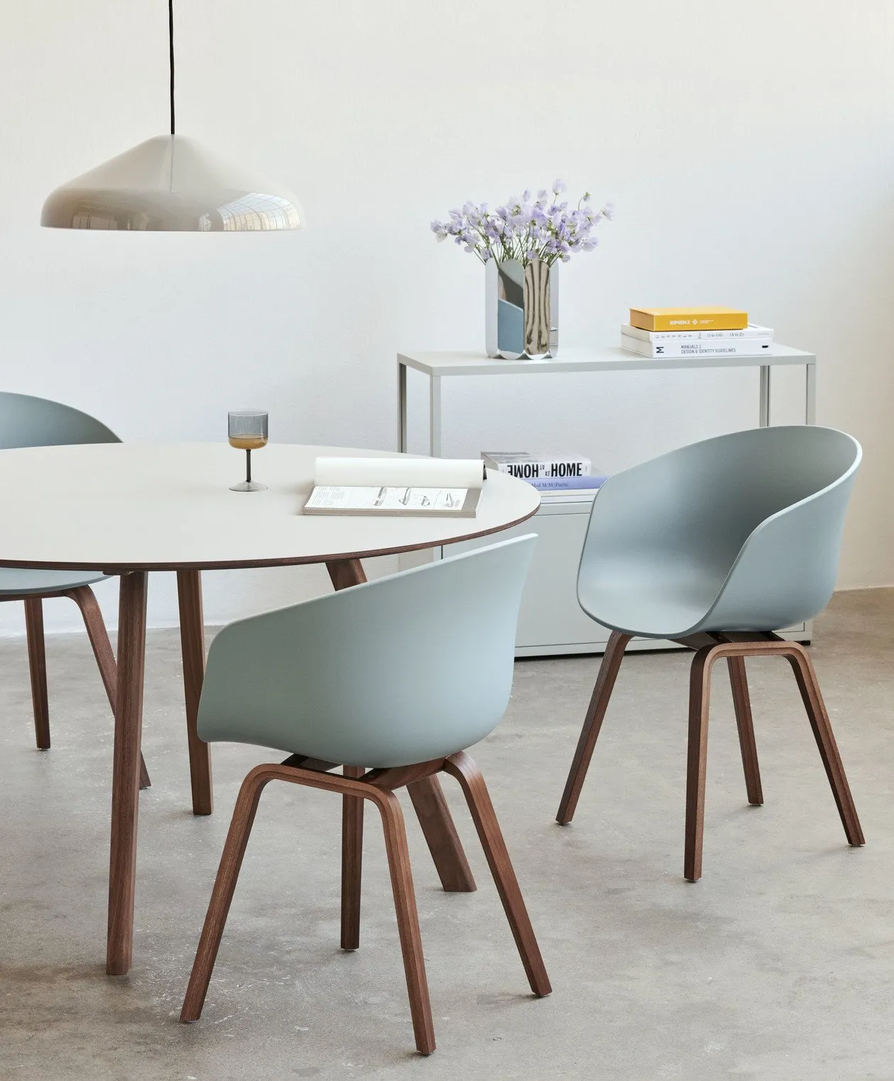 Copenhague Round CPH 25 Walnut – Hay at Mesmetric