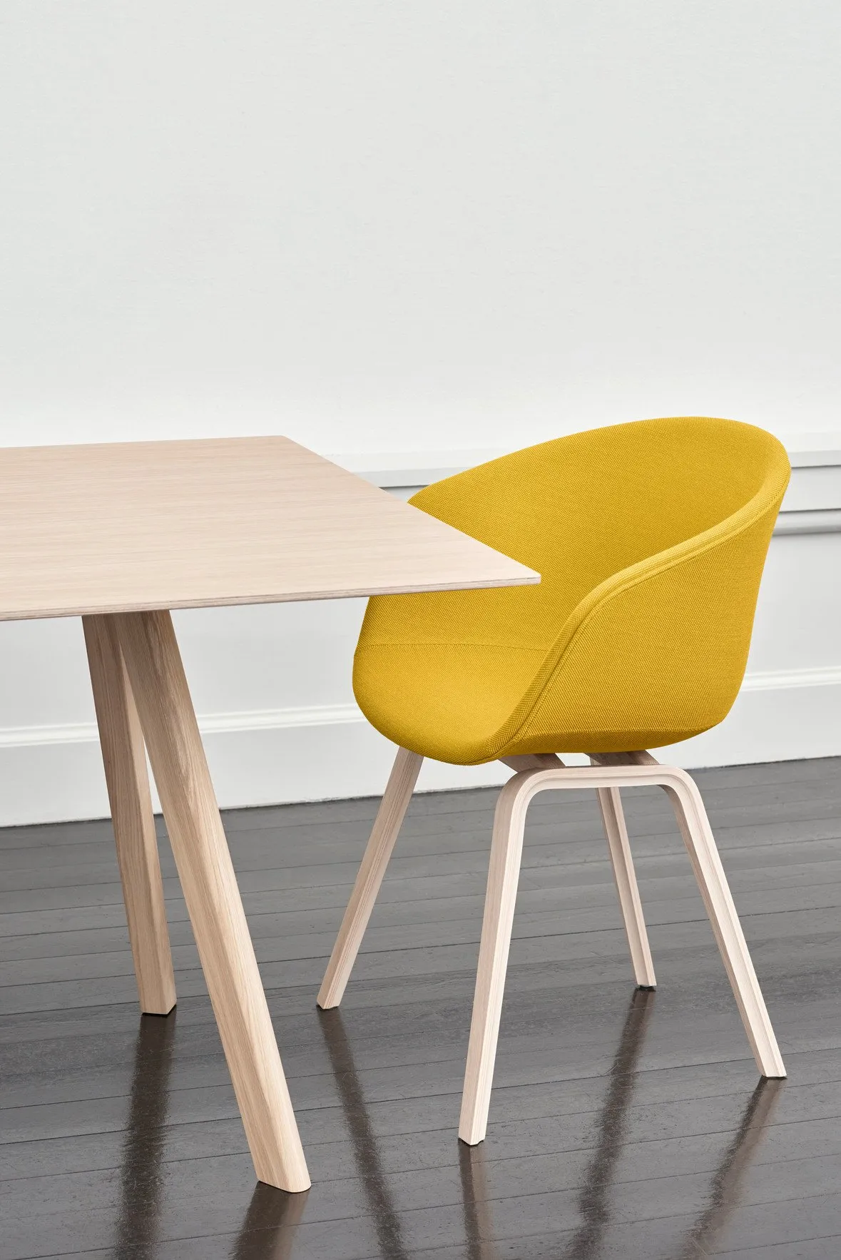 Copenhague Table CPH 30 Extendable – Hay at Mesmetric