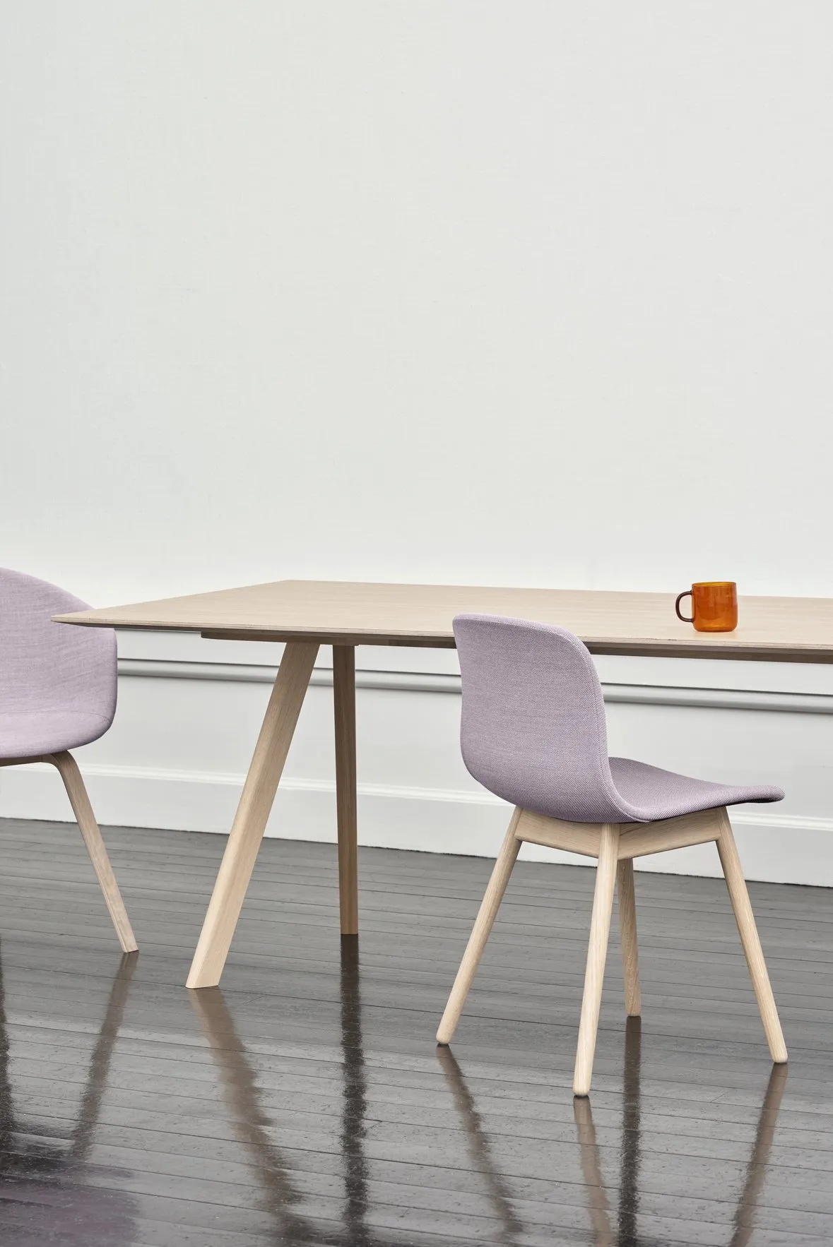 Copenhague Table CPH 30 – Hay at Mesmetric