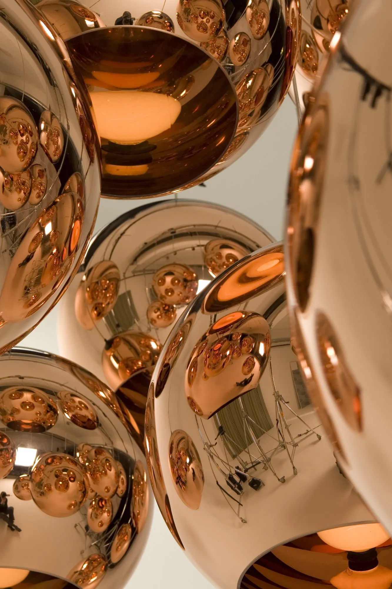 Copper Round 25 - Tom Dixon w Mesmetric