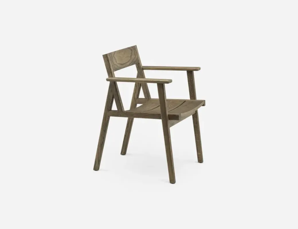 575S 98.6°F Outdoor Dining Armchair - De La Espada w Mesmetric