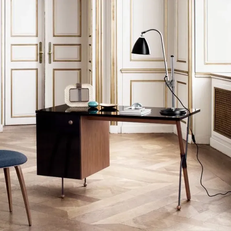 62 desk - Gubi.dk w Mesmetric