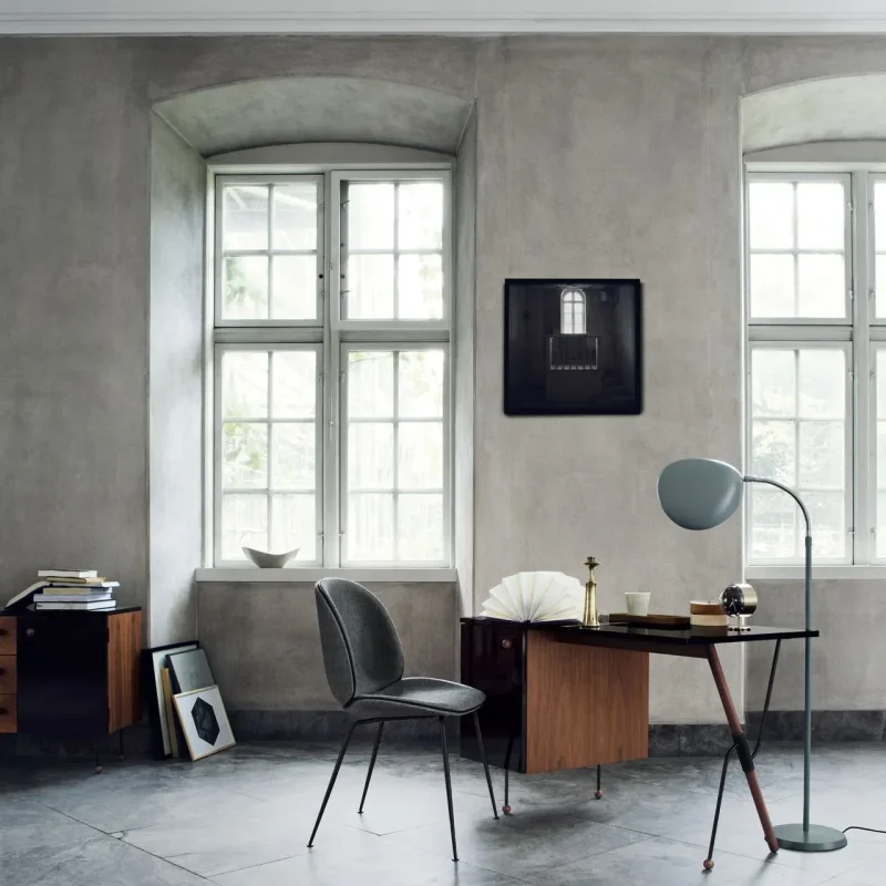 62 desk - Gubi.dk w Mesmetric