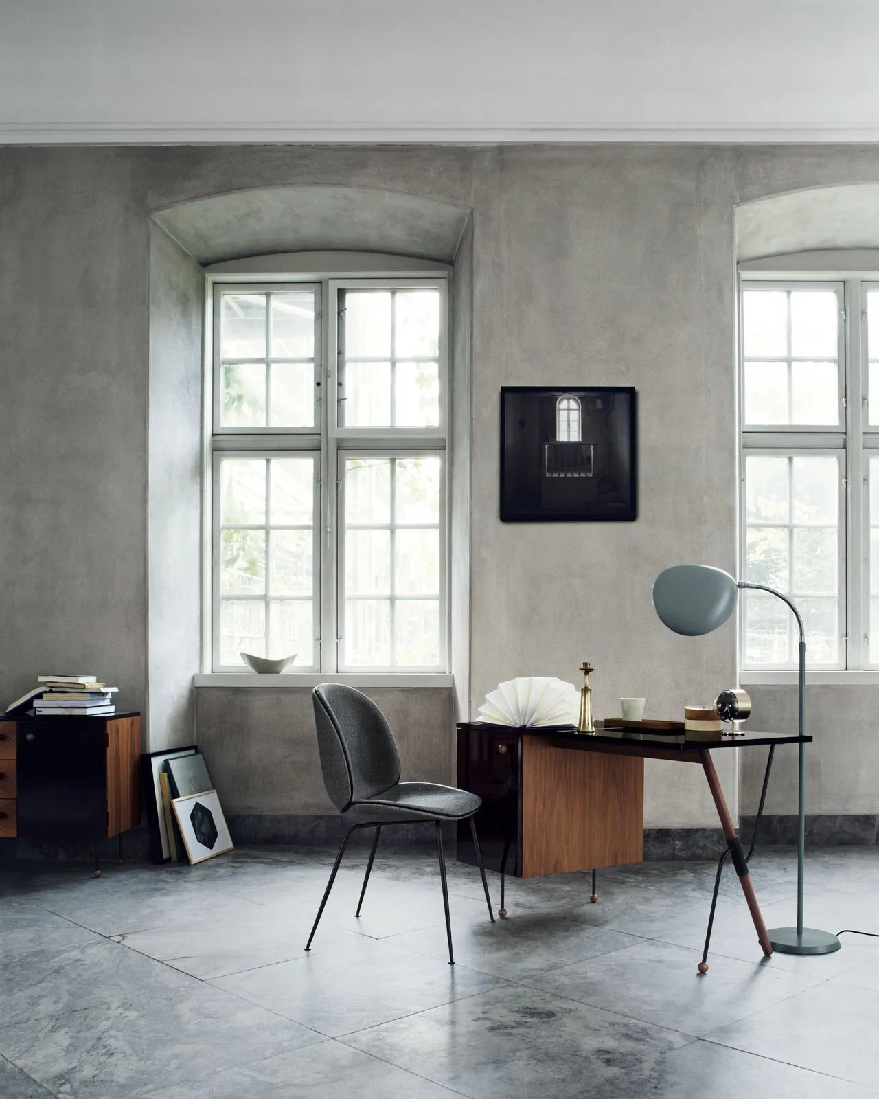 62 desk - Gubi.dk w Mesmetric