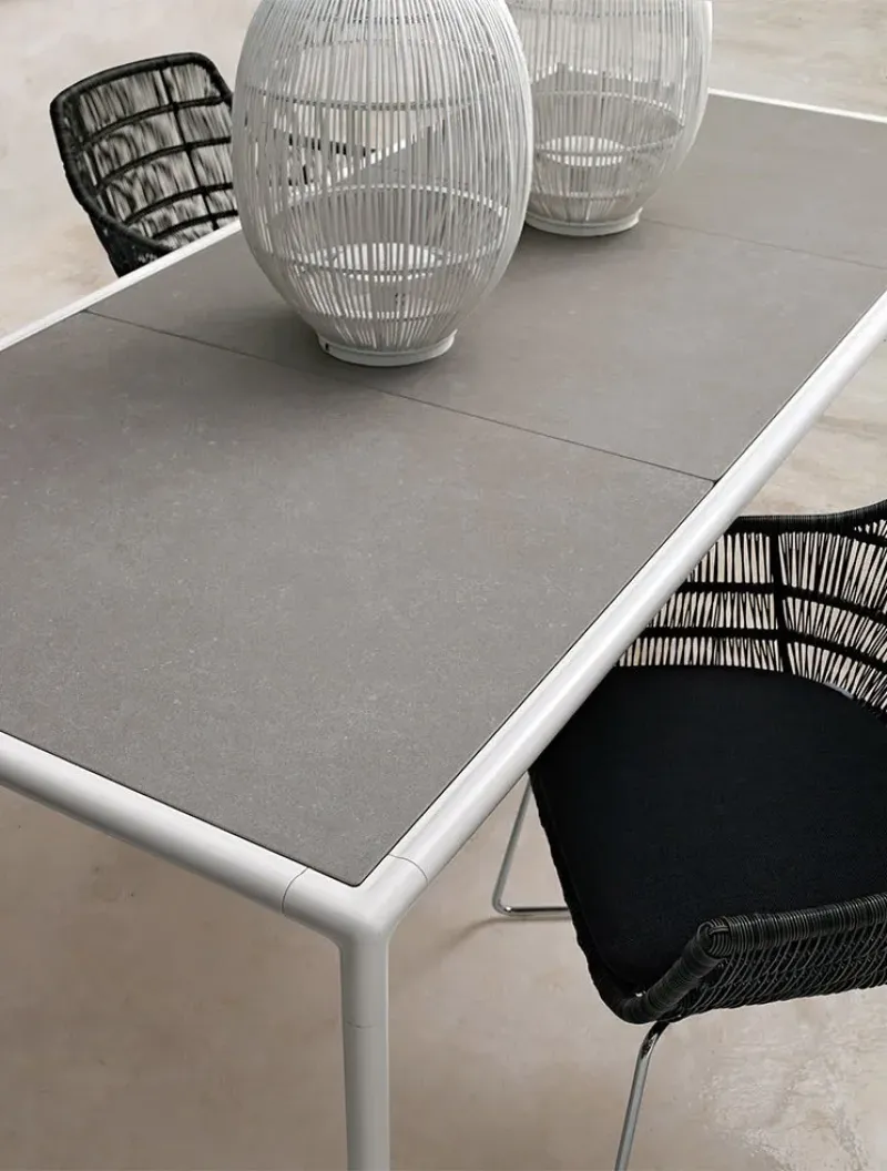Crinoline C2PF – B&B Italia Outdoor at Mesmetric