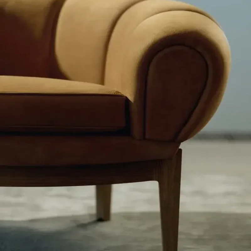 Croissant Lounge Chair - Gubi.dk w Mesmetric
