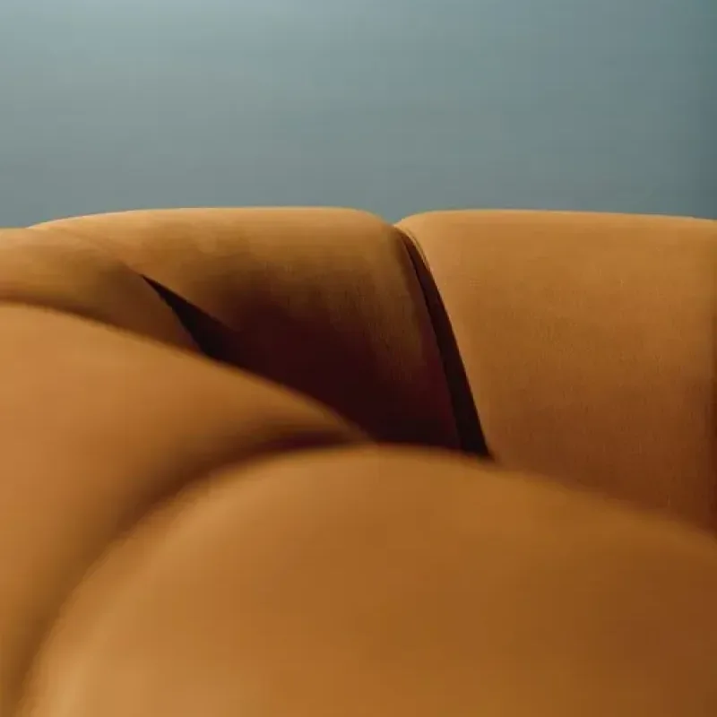 Croissant Lounge Chair - Gubi.dk w Mesmetric