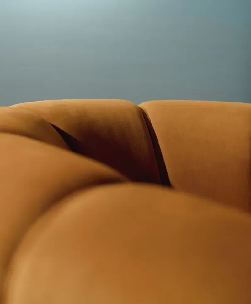 Croissant Lounge Chair - Gubi.dk w Mesmetric