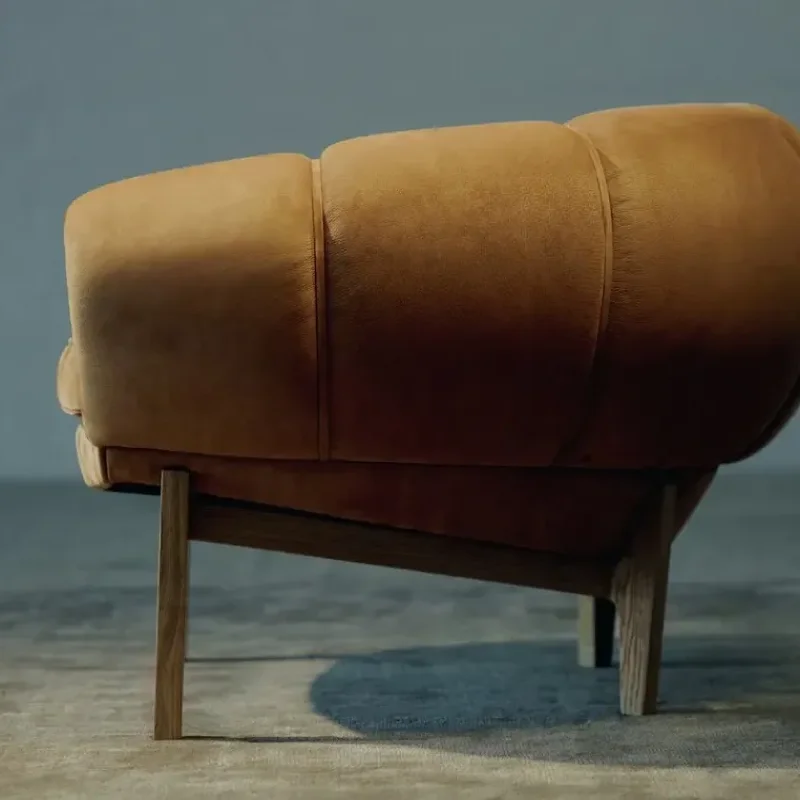 Croissant Lounge Chair - Gubi.dk w Mesmetric