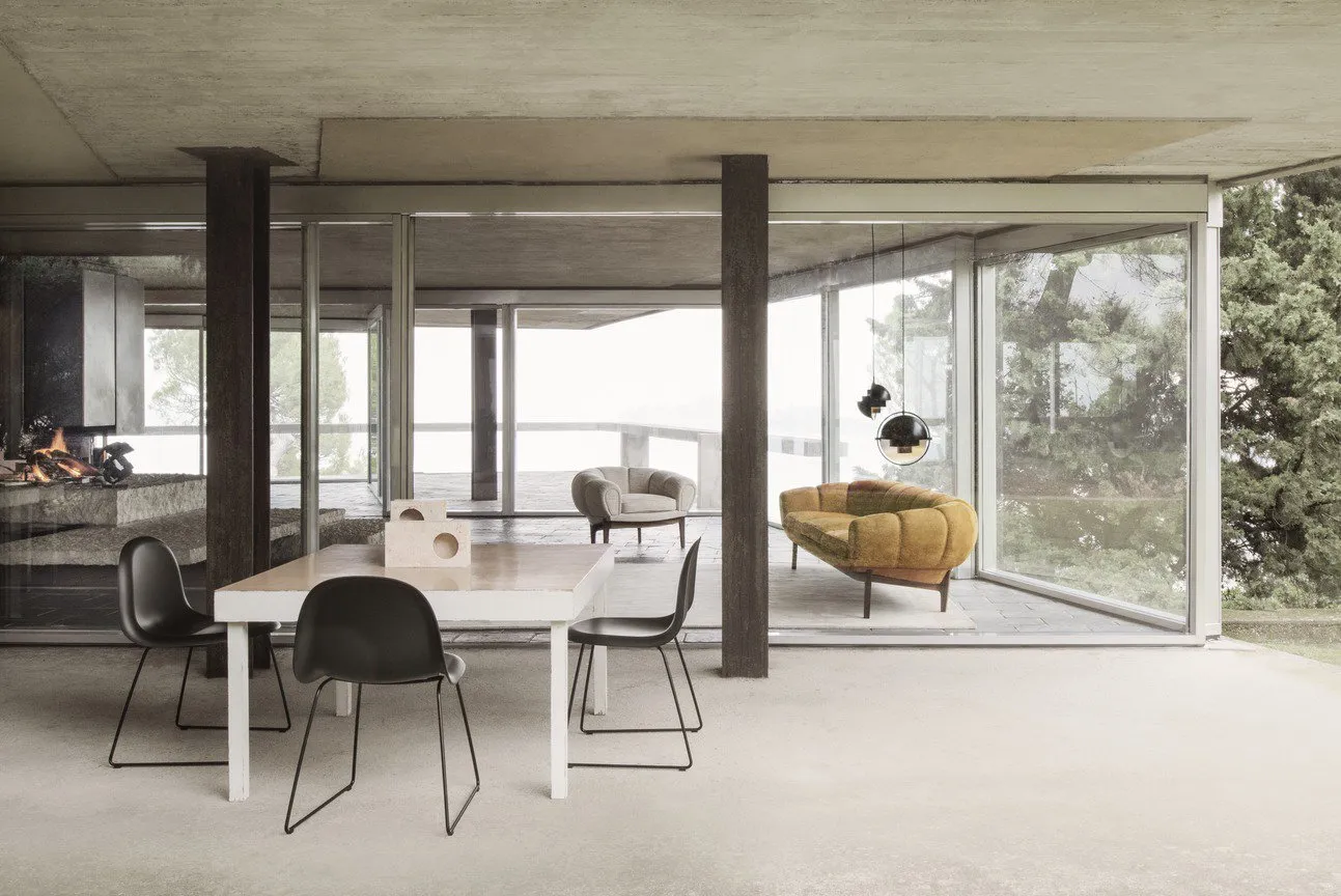 Croissant Lounge Chair - Gubi.dk w Mesmetric