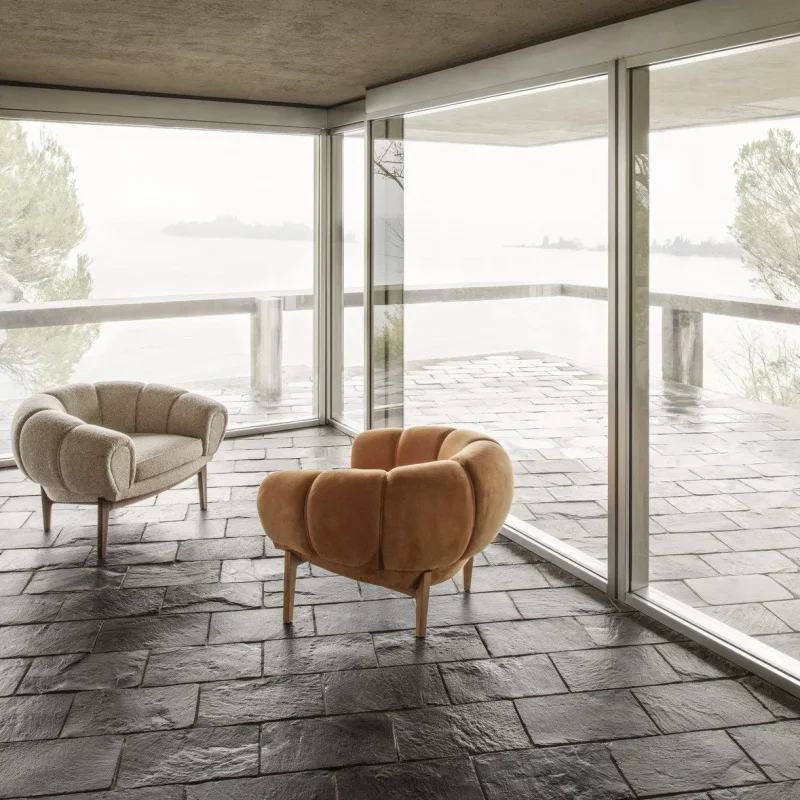 Croissant Lounge Chair - Gubi.dk w Mesmetric
