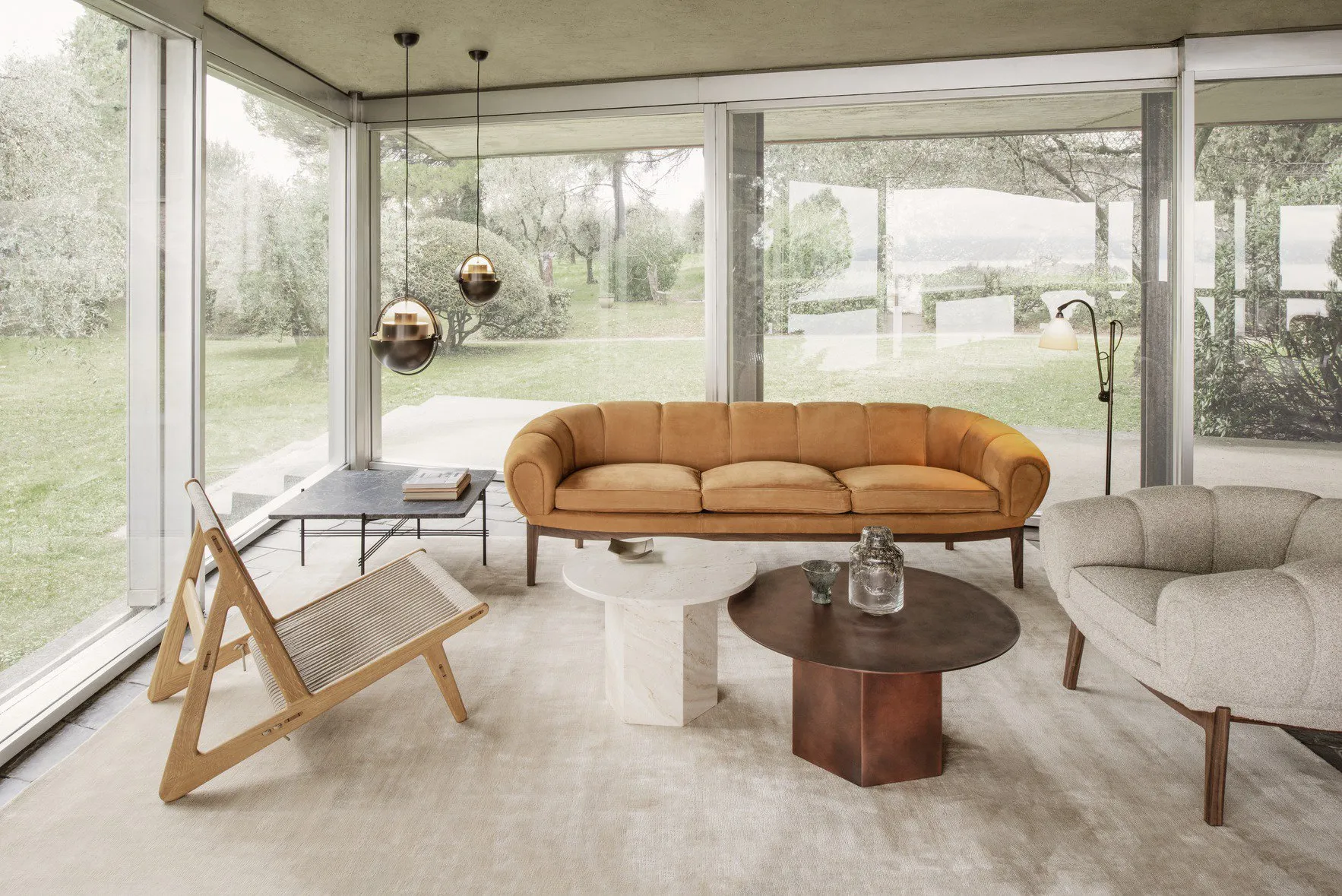 Croissant Lounge Chair - Gubi.dk w Mesmetric