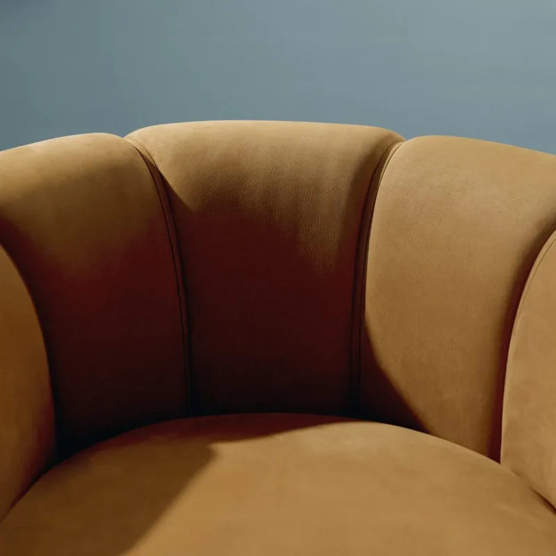 Croissant Lounge Chair - Gubi.dk w Mesmetric