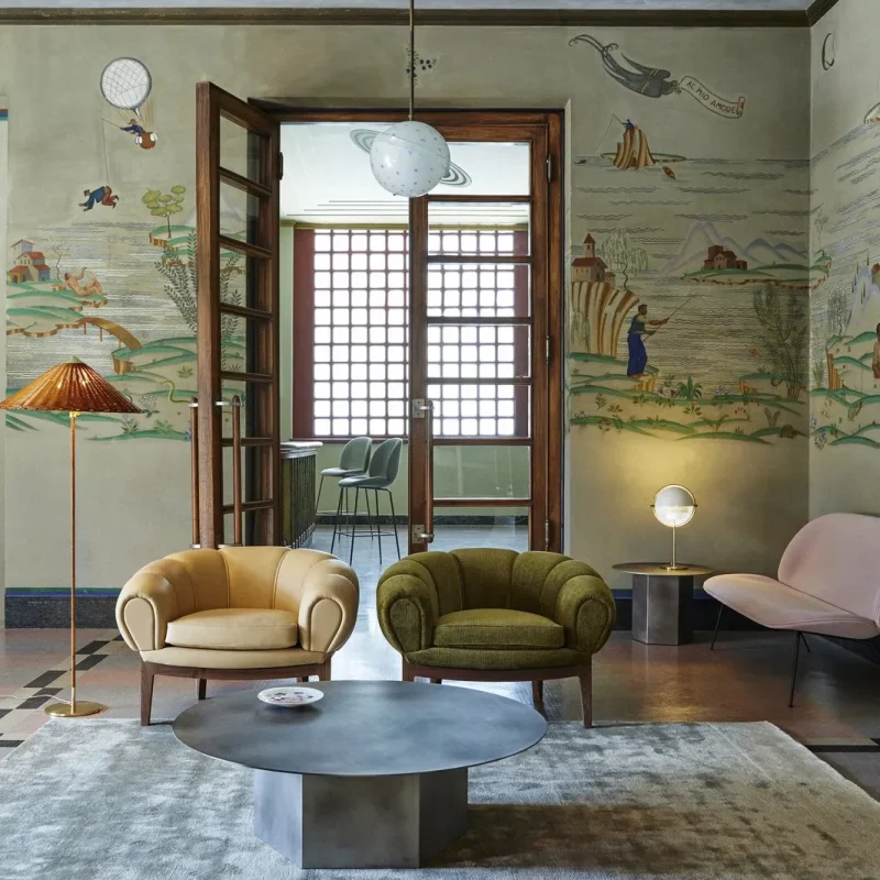 Croissant Lounge Chair - Gubi.dk w Mesmetric