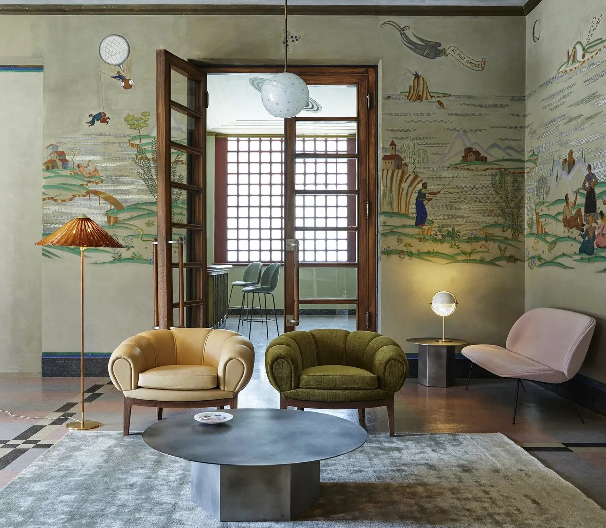 Croissant Lounge Chair - Gubi.dk w Mesmetric
