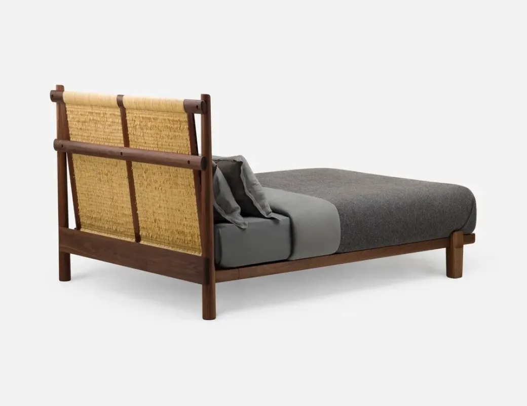 684 Twenty-Five Bed