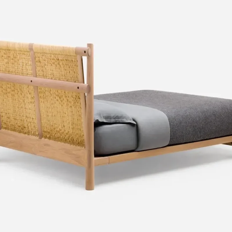 684 Twenty-Five Bed
