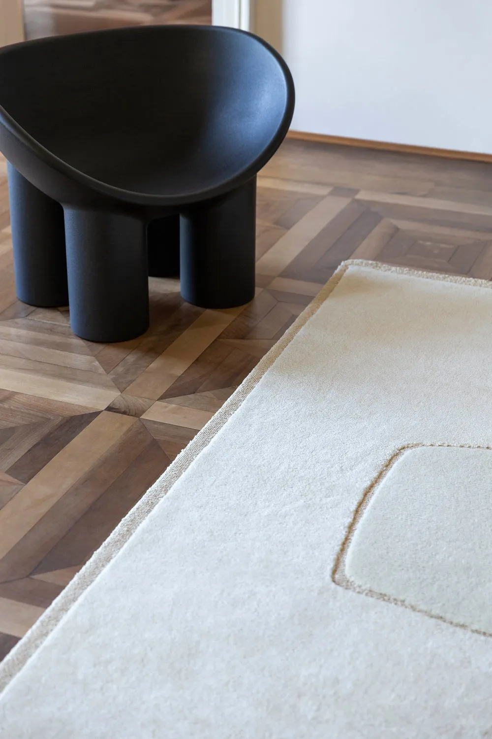 Cut Out Monocromo Linen – CC-Tapis at Mesmetric