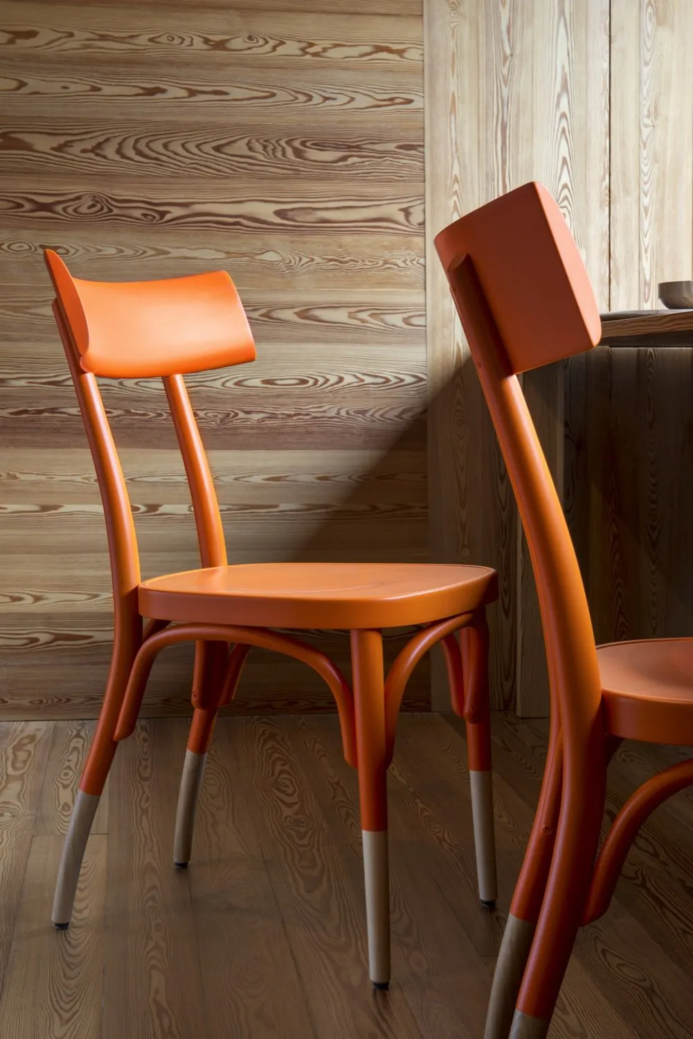Czech - Gebrüder Thonet Vienna w Mesmetric