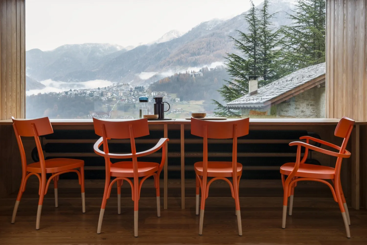 Czech - Gebrüder Thonet Vienna w Mesmetric