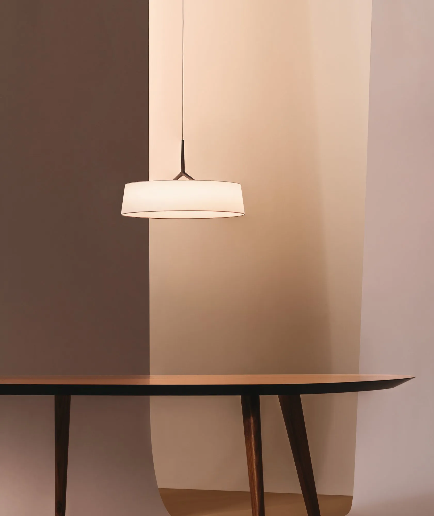 Dama - Vibia w Mesmetric