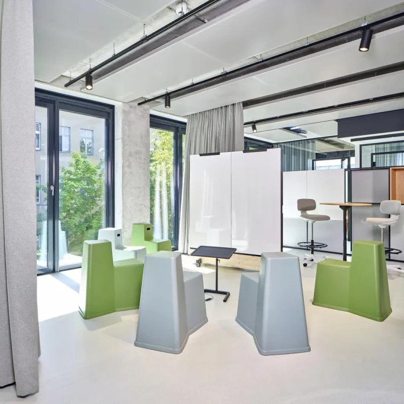 Dancing Wall - Vitra w Mesmetric
