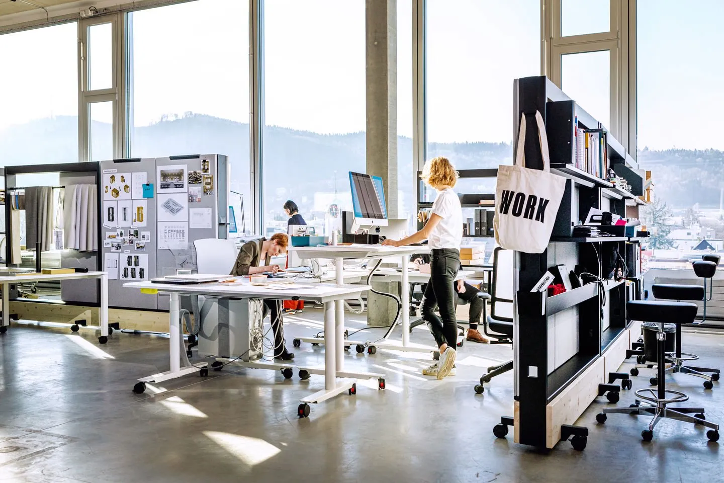 Dancing Wall - Vitra w Mesmetric