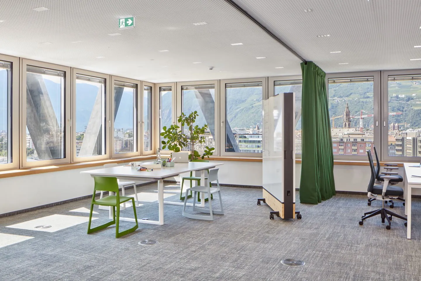Dancing Wall - Vitra w Mesmetric
