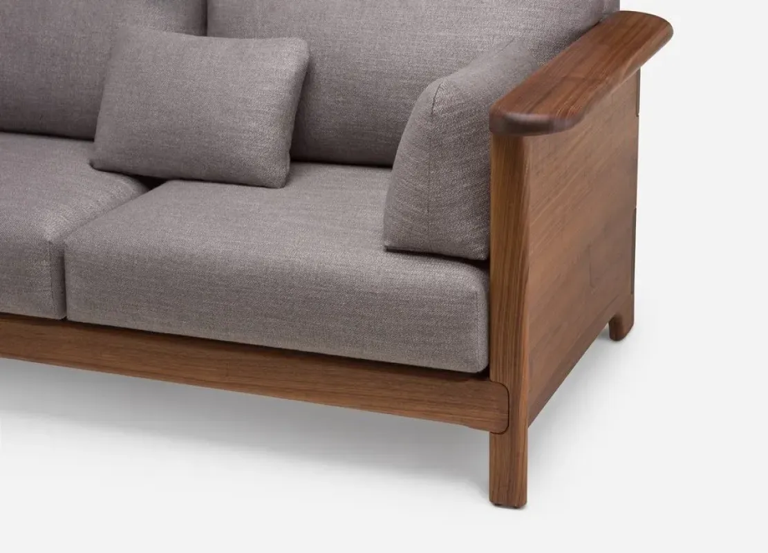 687 Twenty-Five Sofa - De La Espada w Mesmetric
