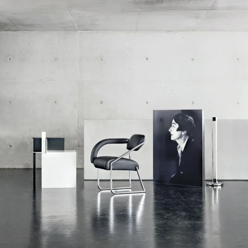 De Stijl Table - ClassiCon w Mesmetric