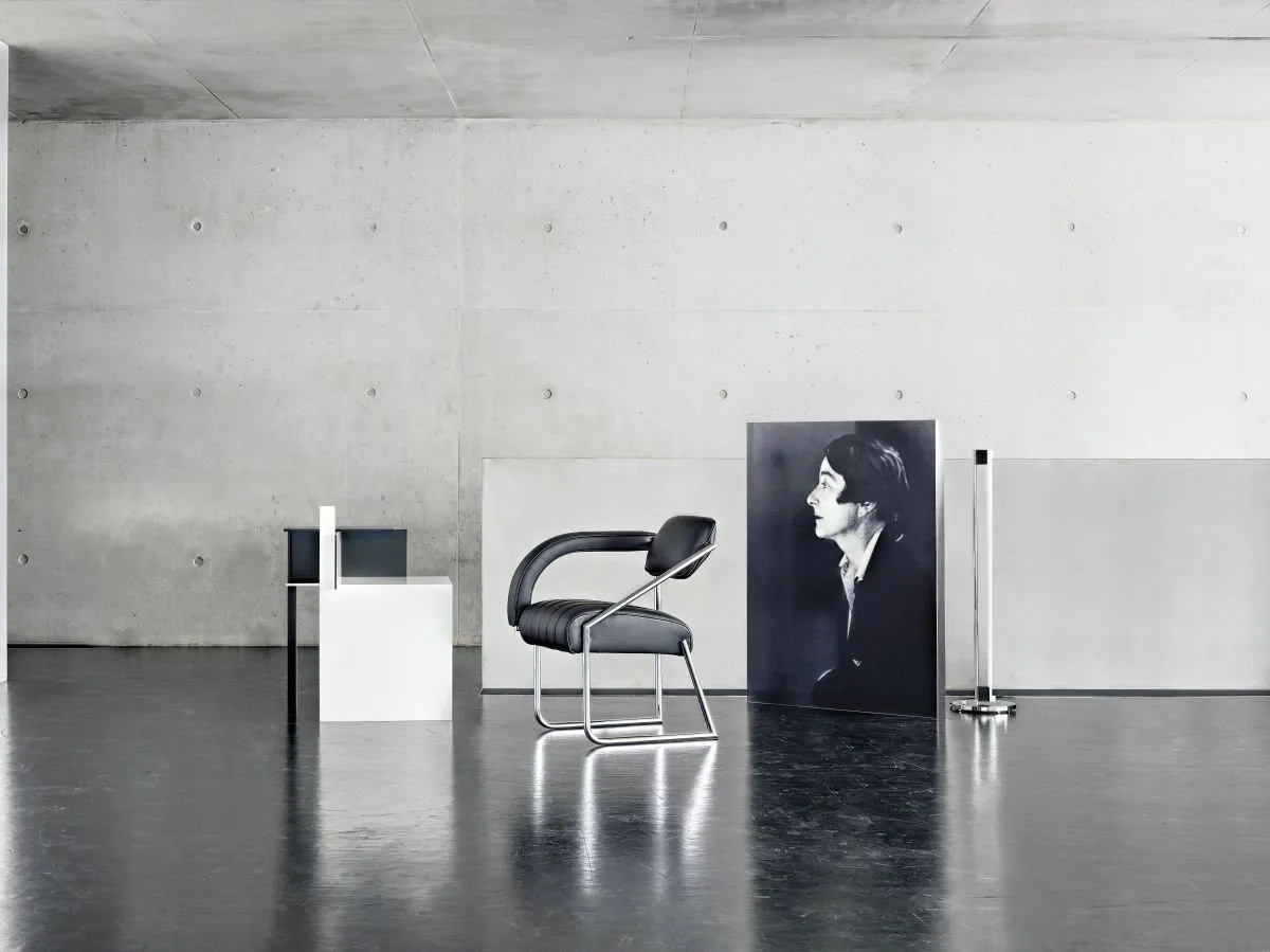 De Stijl Table - ClassiCon w Mesmetric